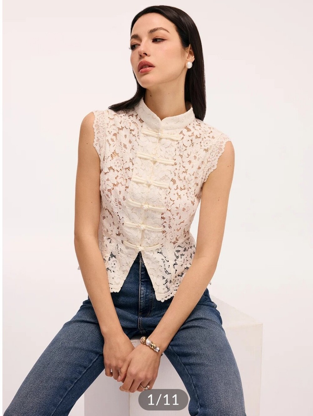 NWT Lace Mandarin Collar Pearl Button Sleeveless Top S8ze Medium